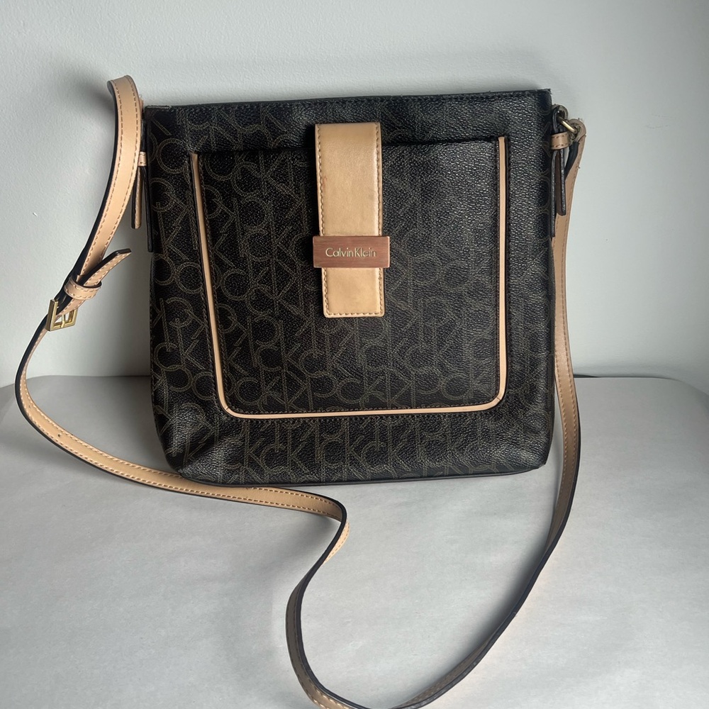 Calvin Klein Signature Black and Tan Messenger Bag